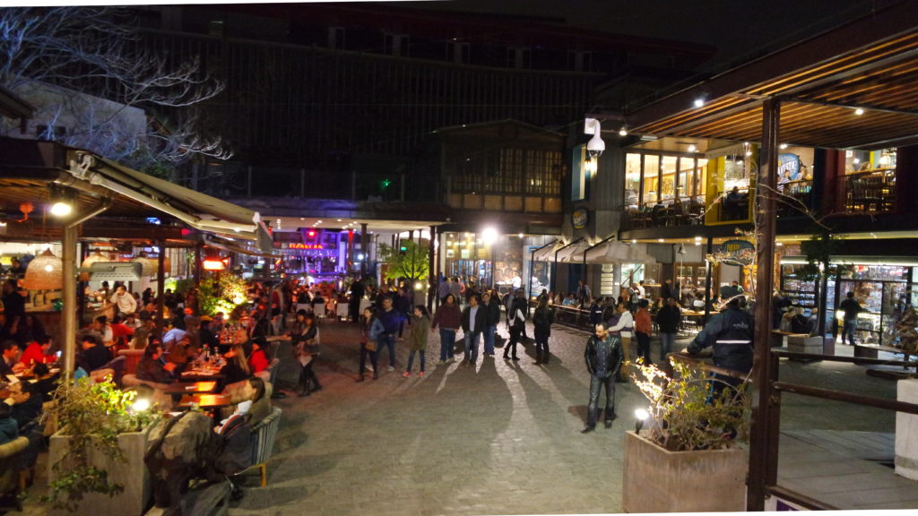 patio bellavista à noite: complexo de restaurantes em santiago do chile