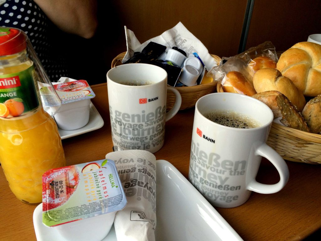 Café da manhã servido pela Bahn