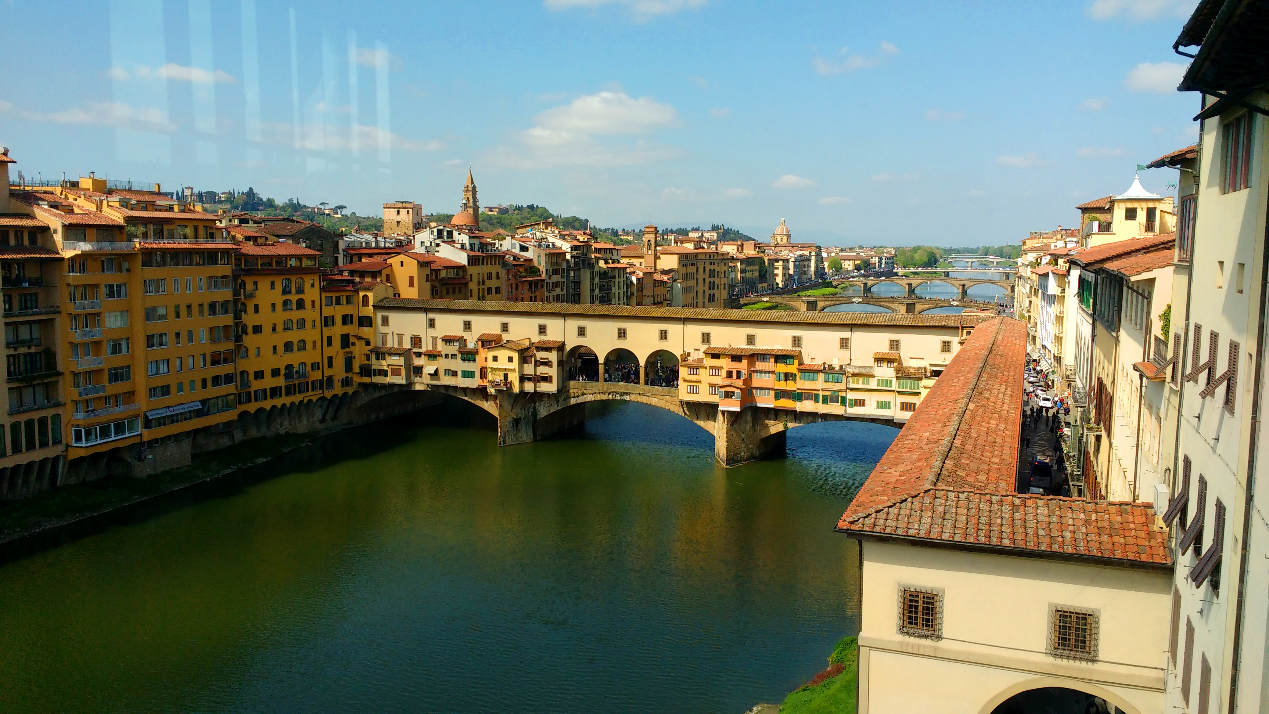 Vista linda para o Arno e a Ponte Vecchio