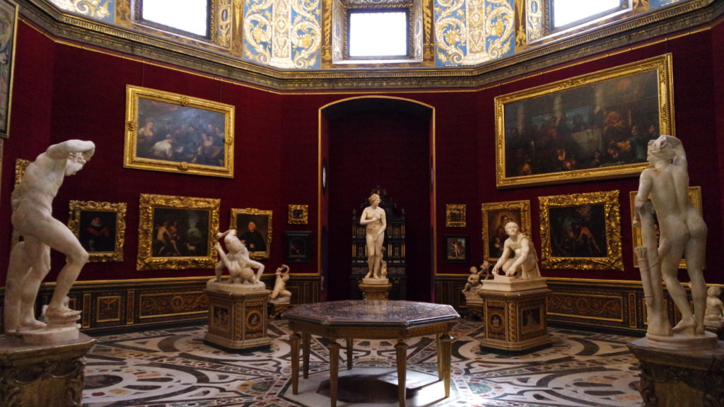 Uma das salas da magnífica Galleria degli Uffizi