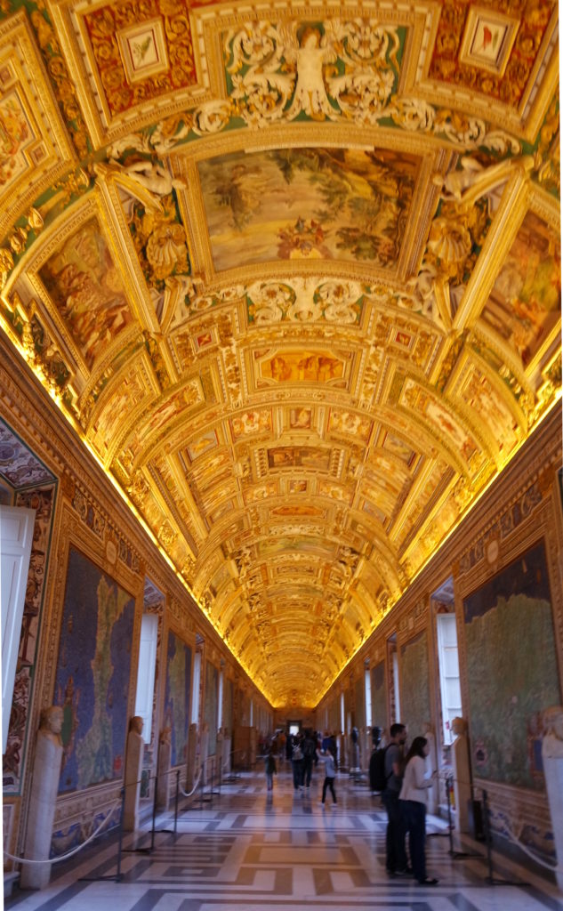 tetos dourados dos museus vaticanos