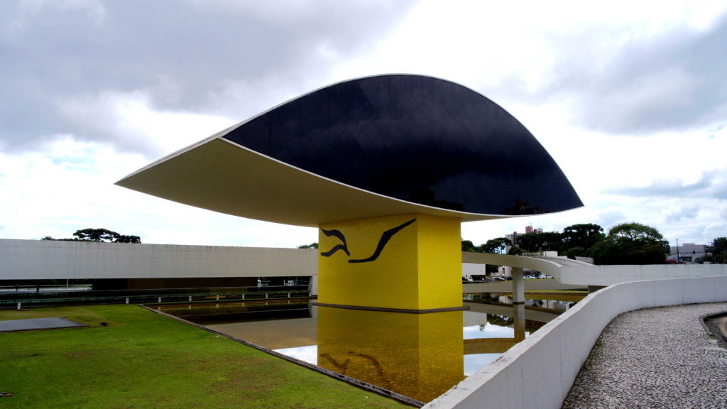 Museu Oscar Niemayer, um dos ícones de Curitiba