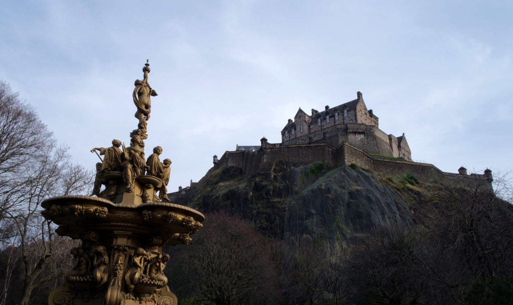 Castelo de Edimburgo, no alto da Castle Hill