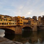 A história e os detalhes da Ponte Vecchio de Florença