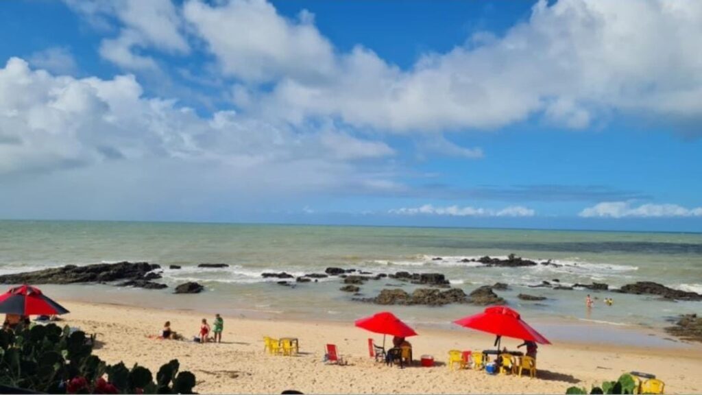 Praia de Coqueirinhos